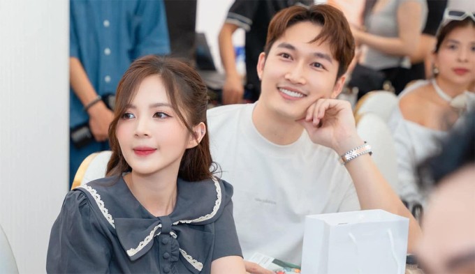 Sau khi dự án "Đừng nói khi yêu" kết thúc, Đình Tú và Ngọc Huyền vẫn thi thoảng đồng hành, làm dấy lên tin đồn hai người yêu nhau. Cả hai diễn viên né tránh việc công khai chuyện tình cảm nhưng bạn bè, đồng nghiệp thân thiết đều biết họ yêu nhau.