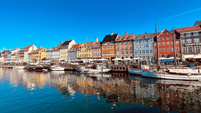 Nyhavn là một trong những nơi đẹp nhất để ngắm hoàng hôn ở Cophenhaghen. Ảnh: Visit Cophenhaghen