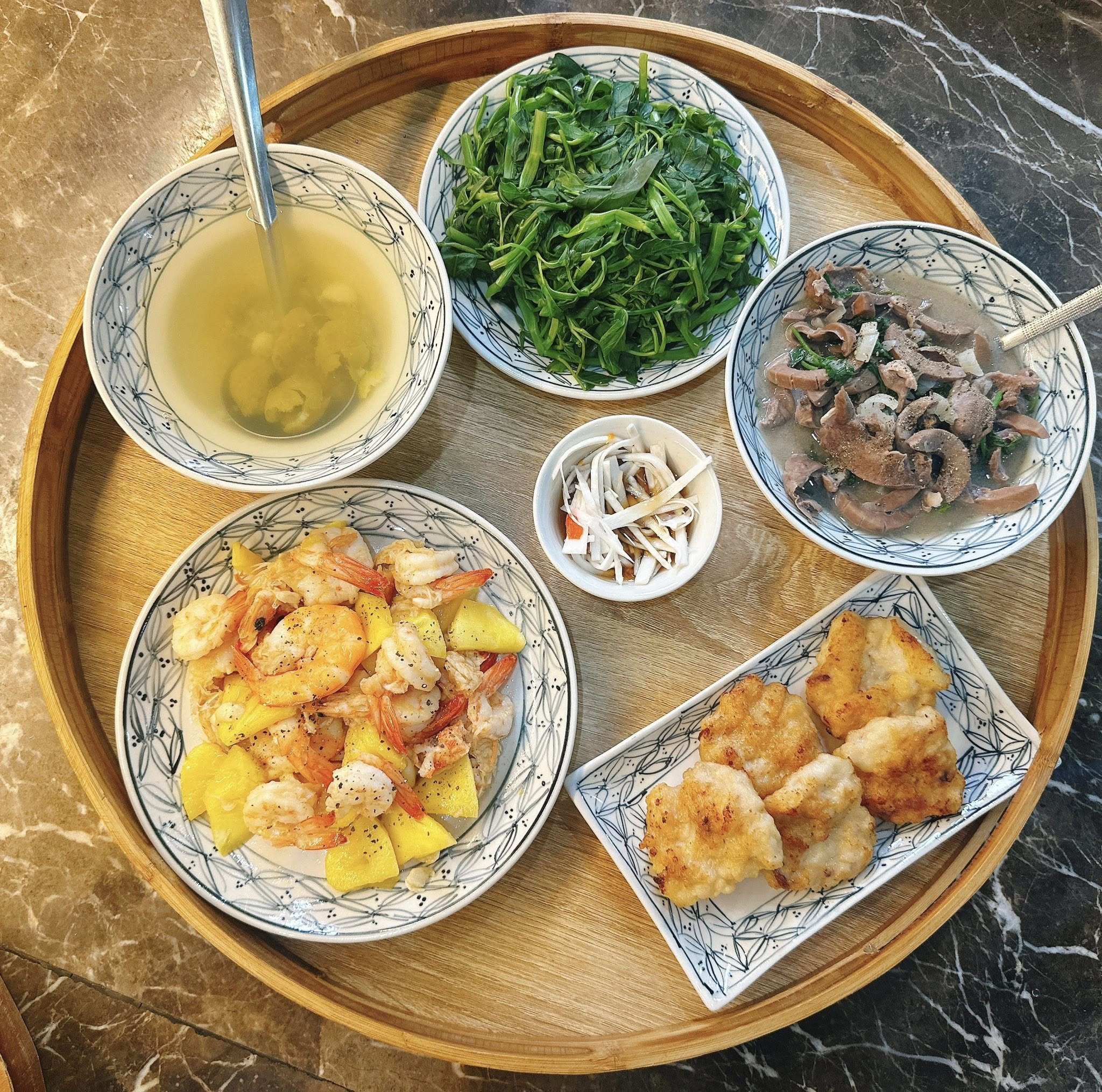 Rau muống luộc - Tôm rim dứa - Chả mực - Rau muống luộc
