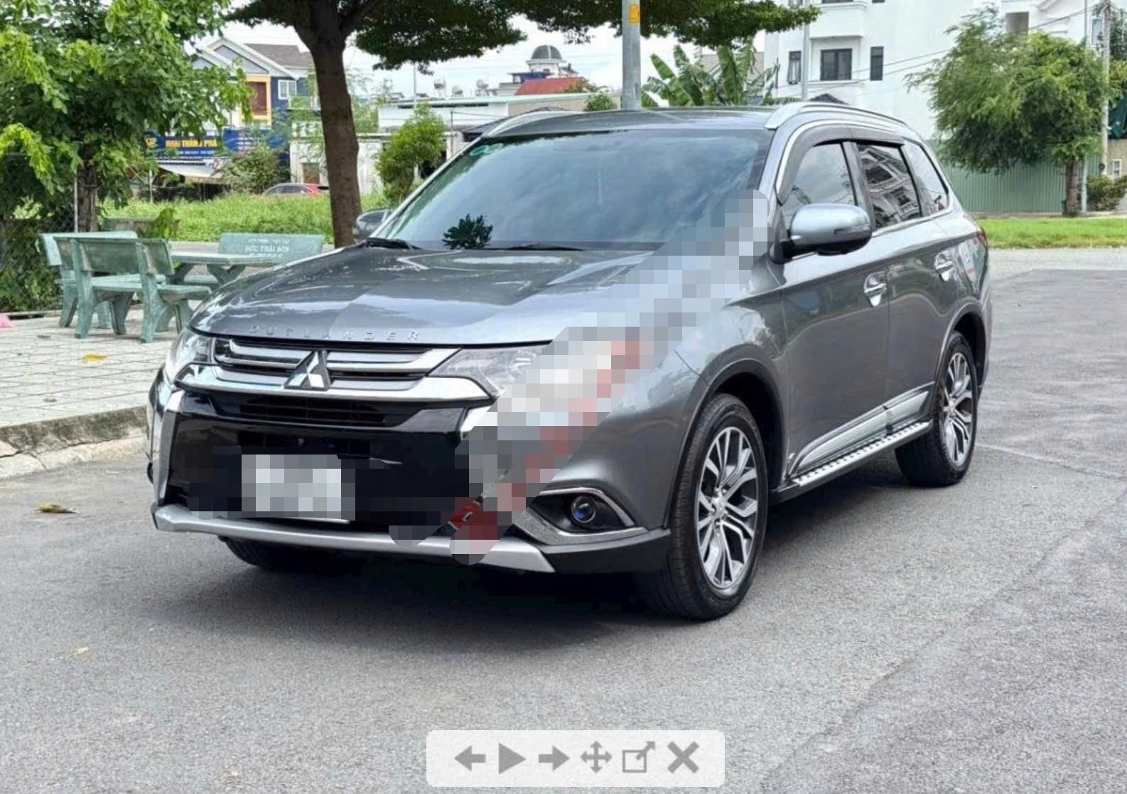 Mitsubishi Outlander hàng hiếm, giá tốt trên chợ mạng - 2