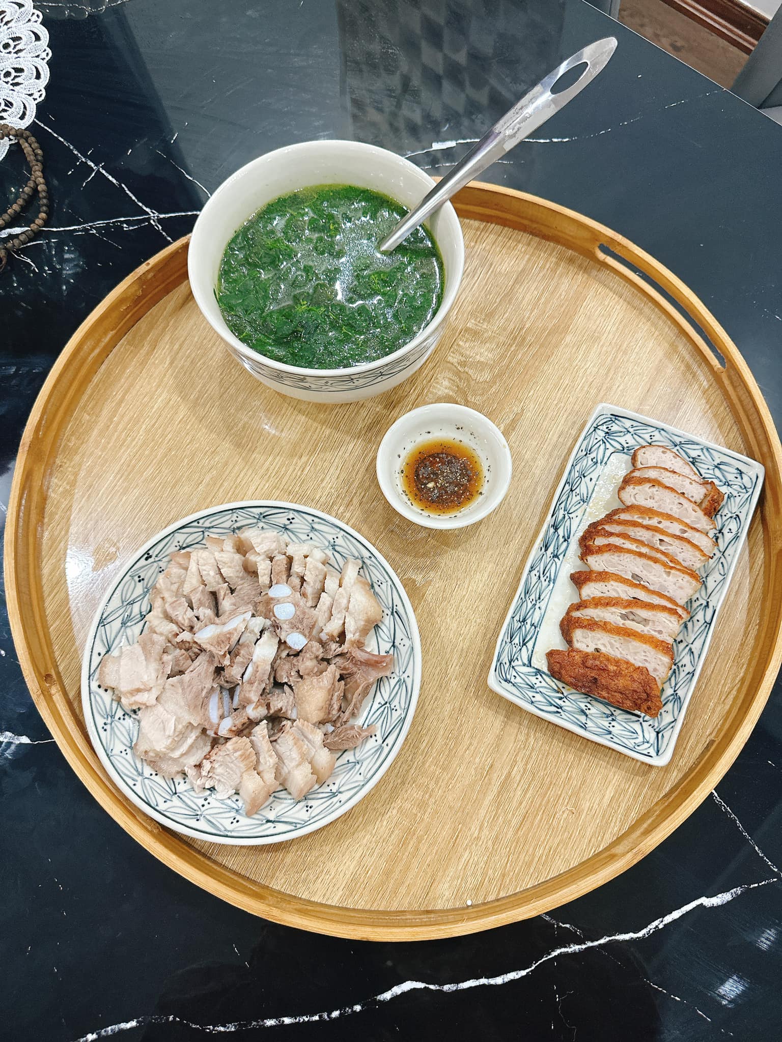 Rau ngót - Thịt ba chỉ luộc - Chả sụn