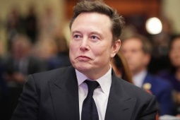 Cuộc khẩu chiến Trump - Musk leo thang: Từ lời đe dọa trục xuất đến đòn đánh tài chính