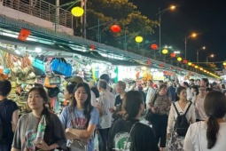 An ninh mạng xác minh vụ du khách nói 'run sợ' khi đến Nha Trang vì bị cùm xe xử lý