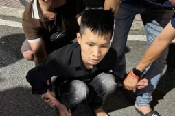 Cuộc hẹn lúc nửa khuya của  ' Trái Tim Băng Giá '  và  ' Lạc Trôi ' 