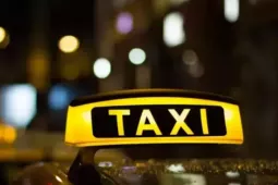 Hà Nội: Triệu tập tài xế taxi 'chặt chém' du khách nước ngoài