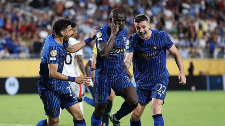 Al Hilal gây sốc khi loại Man City
