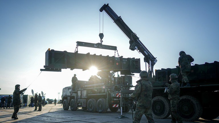 Ukraine phụ thuộc hoàn toàn vào vũ khí do phương Tây cung cấp để đối phó Nga. Ảnh: Global Look Press.&nbsp;