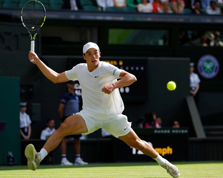 Tarvet rời Wimbledon trong những tràng pháo tay không ngớt và lời khen Alcaraz