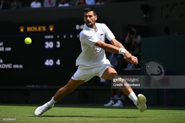 Djokovic quá vượt trội