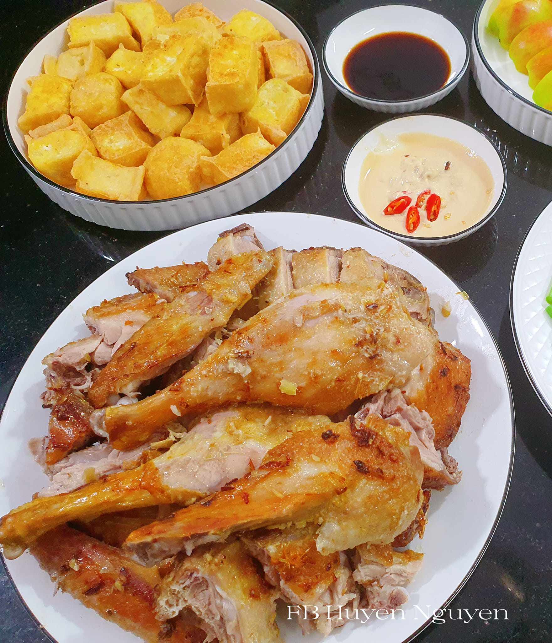 Vịt nướng chao thịt mệt ngọt, vị đậm đà ăn rất hấp dẫn.
