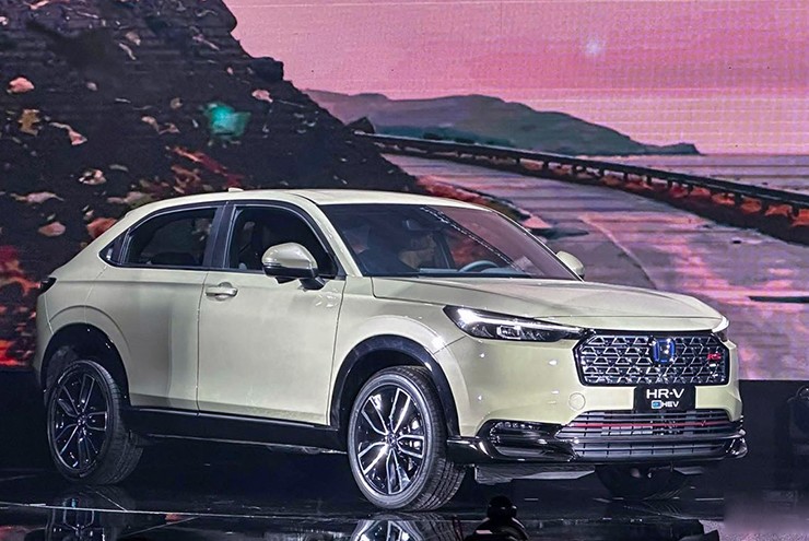Khách hàng Việt hưởng lợi vì giá xe ô tô hybrid giảm mạnh - 1