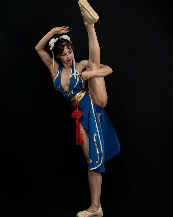 Ở thời kỳ đỉnh cao, cơ thể Yuan gần như không có mỡ thừa. Bắp tay, bắp chân to như vận động viên chuyên nghiệp.