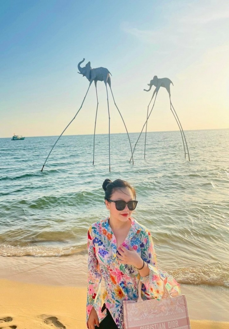 Huỳnh Như - con gái Đàm Vĩnh Hưng hơn 20 tuổi, không hoạt động trong showbiz Việt. Ảnh: Người Đưa Tin.

