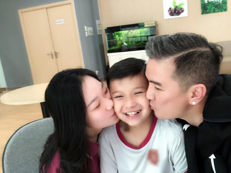 Lâm Quân và Huỳnh Như chính là con của em gái Mr Đàm – Huỳnh Minh Hạnh. Ảnh: FB Đàm Vĩnh Hưng.

