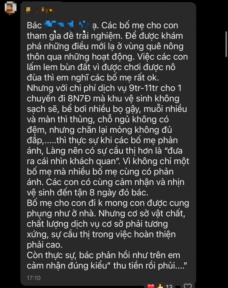 Nhiều phụ huynh phản ánh về tình trạng nhà vệ sinh bẩn trong nhóm chung. Ảnh: NVCC