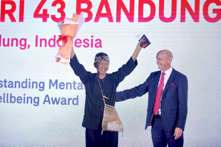 Trường SMP Negeri 43 Bandun (Indonesia) đoạt giải "Sức khỏe tinh thần".
