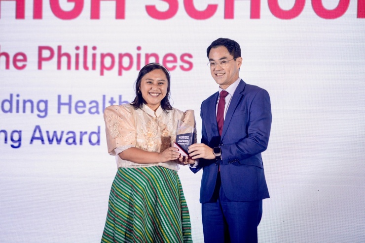 Trường Happy Hollow National High School (Philippines) đoạt giải&nbsp;"Chế độ ăn uống lành mạnh".
