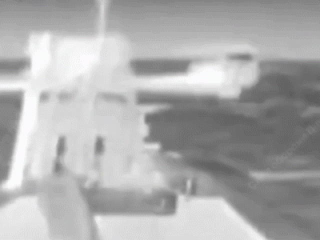 Xuồng Ukraine phóng drone tập kích radar 100 triệu USD của Nga