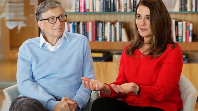 Bill Gates và Melinda Gates thời kỳ vẫn là vợ chồng. Ảnh: AFP