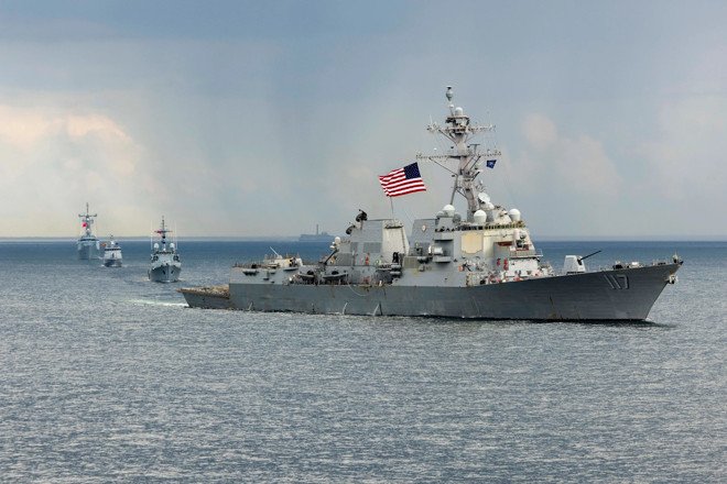 Mỹ đang tìm cách tích hợp các thiết bị không người lái vào hoạt động của hạm đội. Ảnh: Thủy quân Lục chiến Mỹ 