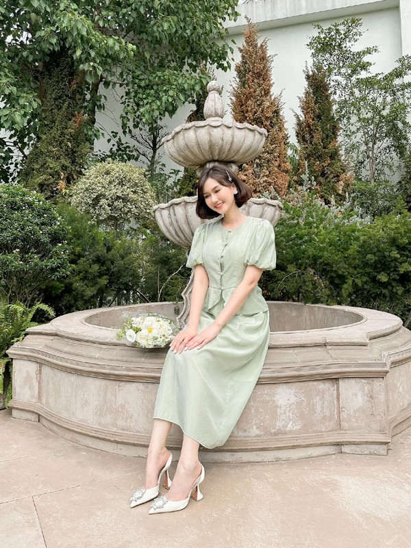 Trước đó, khi mang thai, Hương Giang 'Mắt to' không để tăng cân quá nhanh nên khi sinh xong, người đẹp mới "về dáng" hiệu quả.