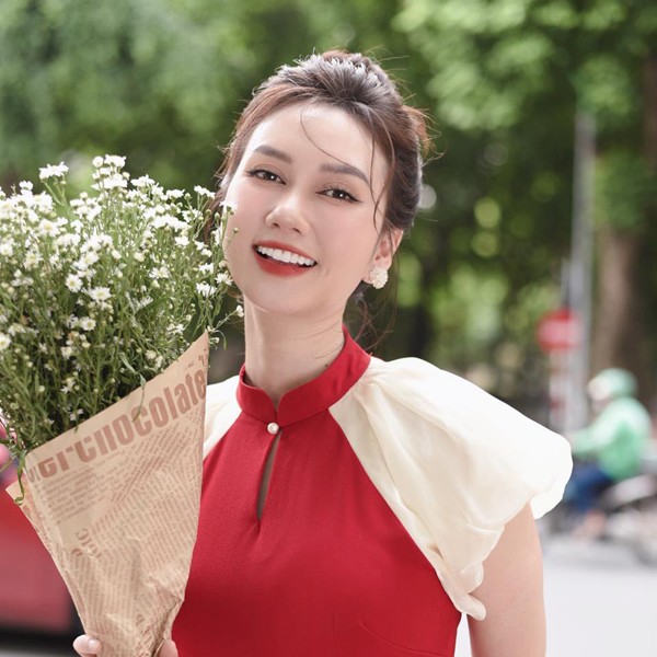 Hiện tại, nữ diễn viên đang tận hưởng cuộc sống bà mẹ bỉm sữa hạnh phúc.