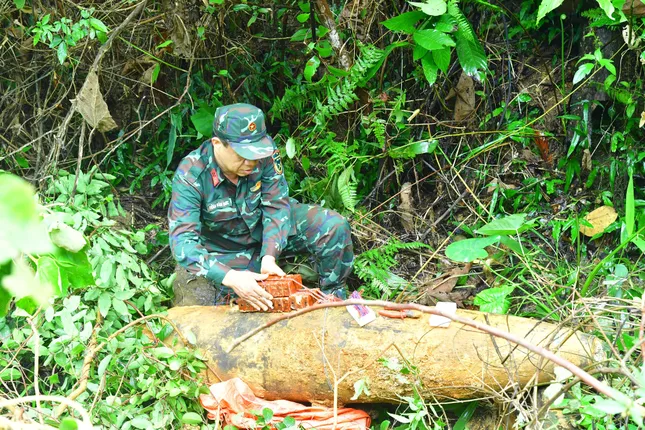 Quả bom được đưa đến Khe Luội (xóm 8, xã Thần Lĩnh, tỉnh Nghệ An) và tiến hành tiêu huỷ thành công, an toàn.