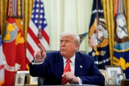 Tổng thống Trump sẽ áp thuế hàng loạt và gửi thư thông báo thuế quan tới các nước từ thứ Sáu
