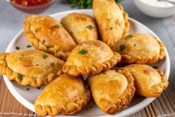 Món ăn Argentina giống bánh gối Việt đến ngỡ ngàng