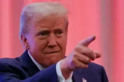 Hạ viện thông qua dự luật 'lớn và đẹp' của Tổng thống Trump với số phiếu sít sao