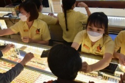 Giá vàng hôm nay, 4-7: Bất ngờ đảo chiều lao dốc, vì sao?