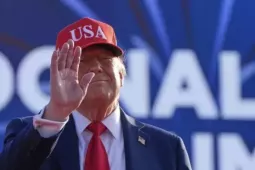 Tổng thống Mỹ Trump nói sẽ bắt đầu gửi thư áp thuế với các đối tác từ hôm nay