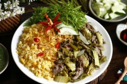 Vì sao nên rang cơm nguội?