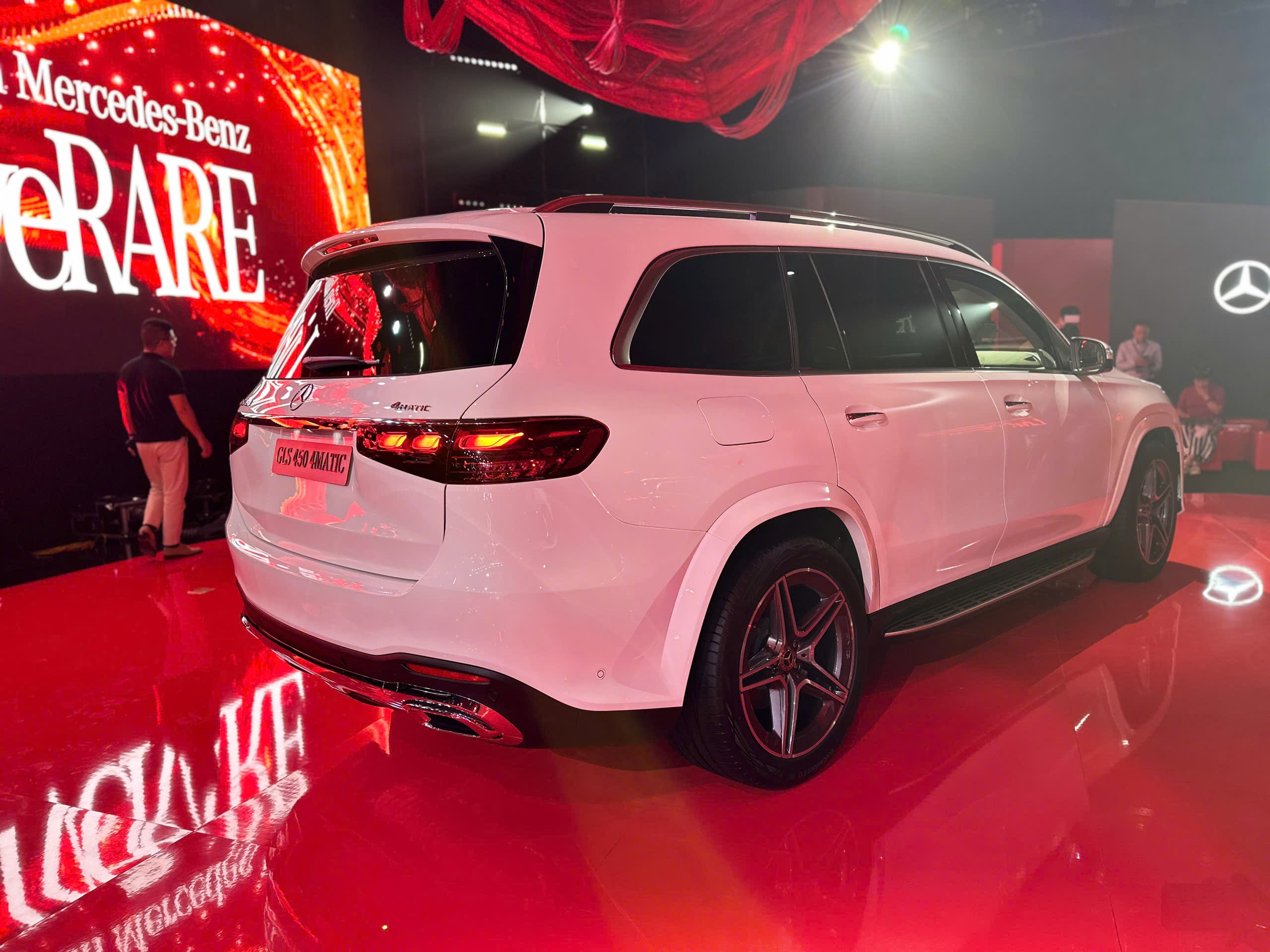 Mercedes-Benz GLS 450 bản nâng cấp giá gần 5,7 tỷ đồng có gì đặc biệt? - 9
