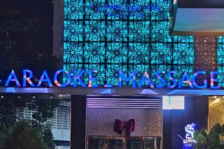 Video: Bộ Công an khám xét khách sạn Quinter central Nha Trang
