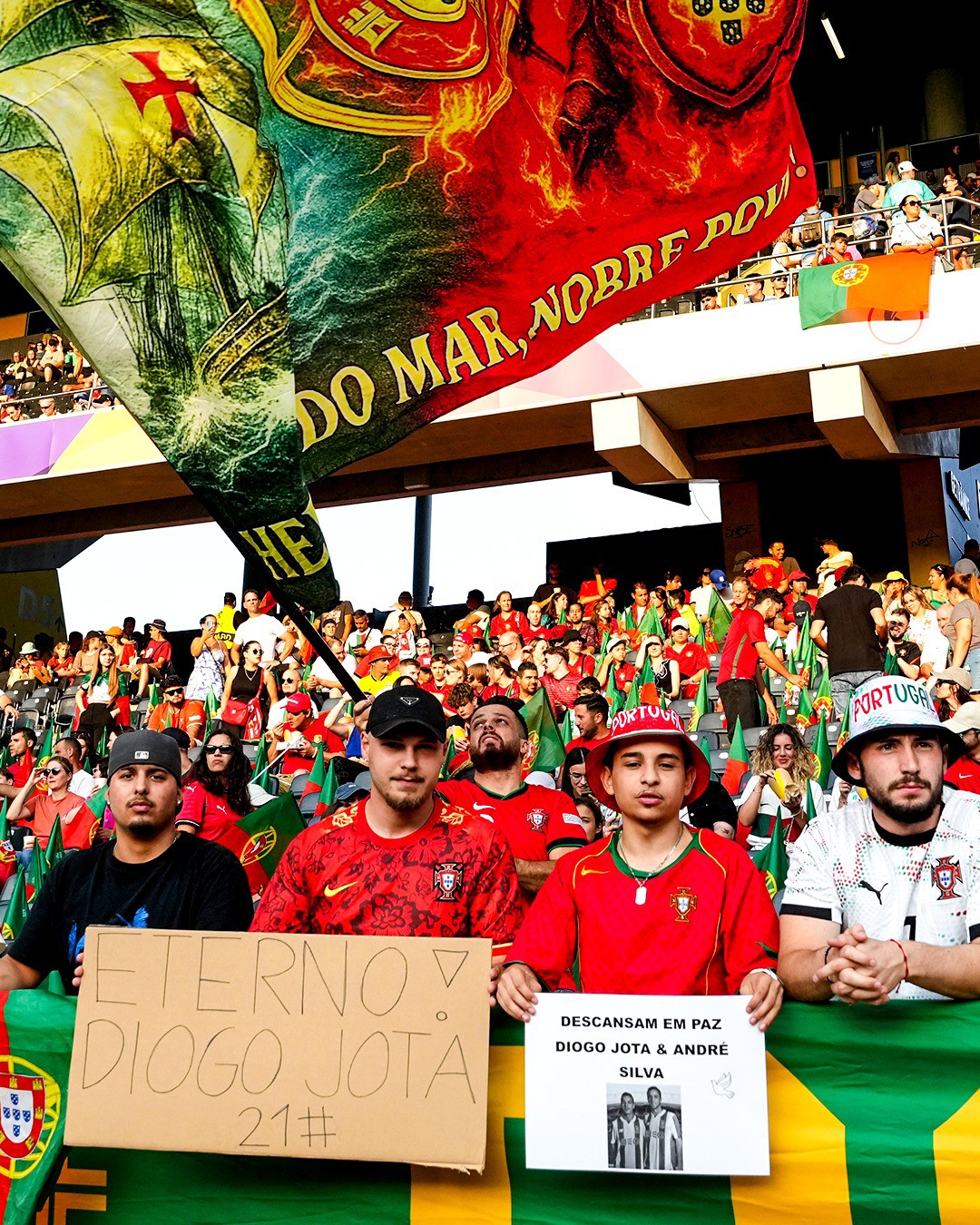 Thế giới bóng đá tưởng nhớ Jota: Ca khúc của Liverpool phát khắp Bồ Đào Nha, phút mặc niệm tại EURO nữ - 6