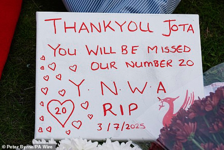 Tang lễ Diogo Jota diễn ra hôm nay: Thủ tướng Bồ Đào Nha tới viếng, Salah tri ân đặc biệt - 9