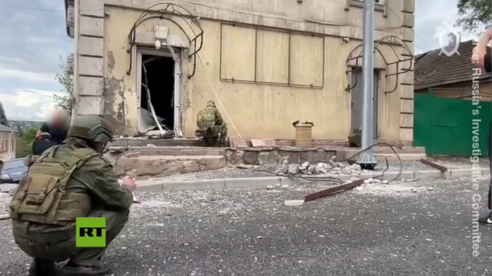 Hiện trường vụ nổ bom khiến cựu thị trưởng Lugansk, Manolis Pilavov thiệt mạng. Ảnh: RT.