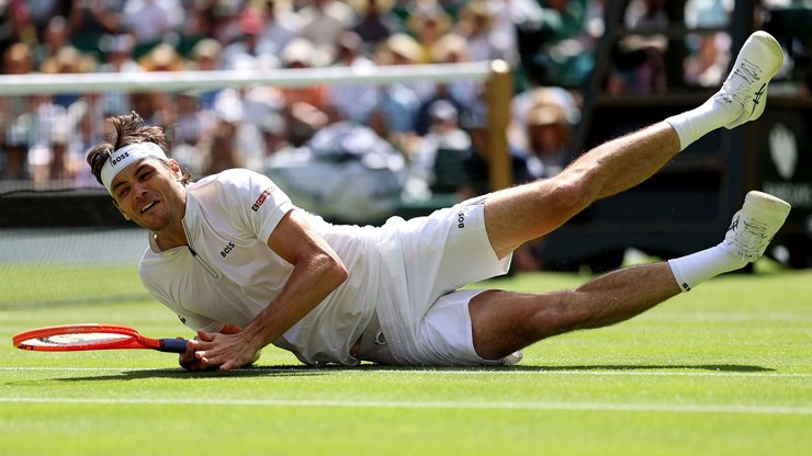 Pha bay người cứu bóng dẫn đến chấn thương của Taylor Fritz