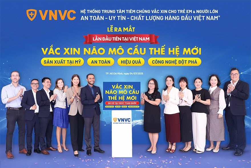 Hệ thống Tiêm chủng VNVC công bố ra mắt và triển khai tiêm vắc xin não mô cầu thế hệ mới tại 230 trung tâm trên toàn quốc. Ảnh: Mộc Thảo