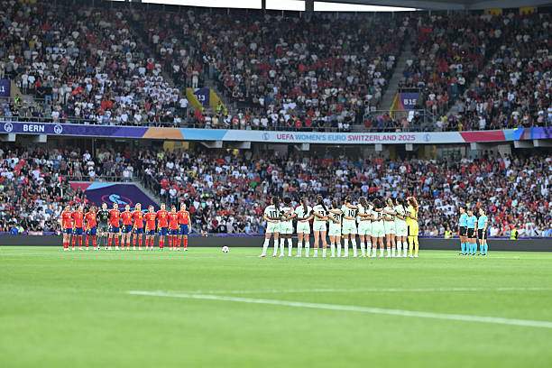 Thế giới bóng đá tưởng nhớ Jota: Ca khúc của Liverpool phát khắp Bồ Đào Nha, phút mặc niệm tại EURO nữ - 9