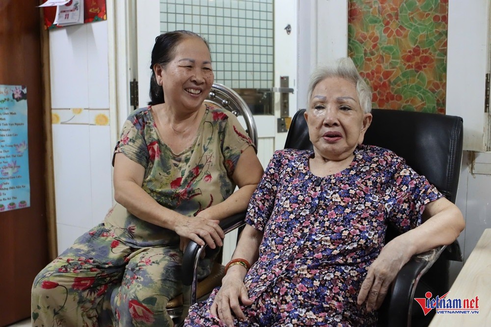 Người phụ nữ đặc biệt kề cận &#39;nữ hoàng vai ác&#39; Hồng Nga tuổi 80 - 7