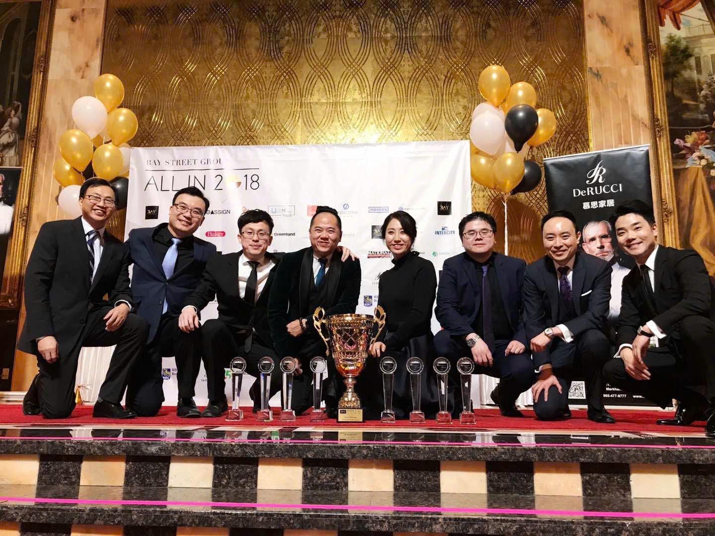 Chuyên gia Victor Vương từ ETOILE DORÉ từng nhận được nhiều giải thưởng về bất động sản và định cư tại Canada