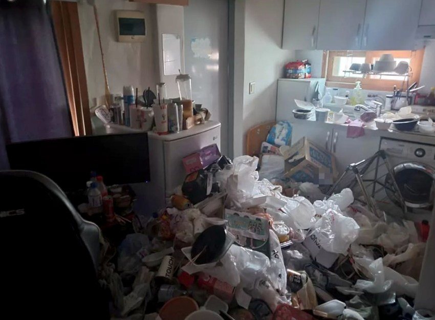 Chính quyền địa phương từng có 11 đợt dọn dẹp rác thải cho ngôi nhà này