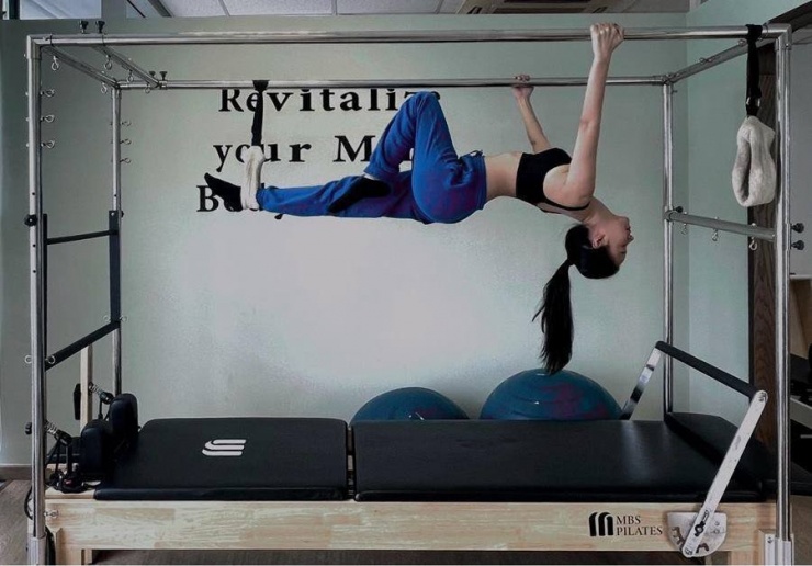 Sau boxing, Midu tiếp tục khiến dân tình trầm trồ khi chuyển sang pilates - bộ môn "ruột" của dàn sao hạng A Hollywood. Pilates nhẹ nhàng nhưng lại cực kỳ hiệu quả trong việc siết cơ và cải thiện tư thế.