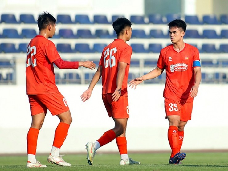 U23 Việt Nam thắng trận thứ hai liên tiếp, Văn Khang & Quốc Việt tỏa sáng