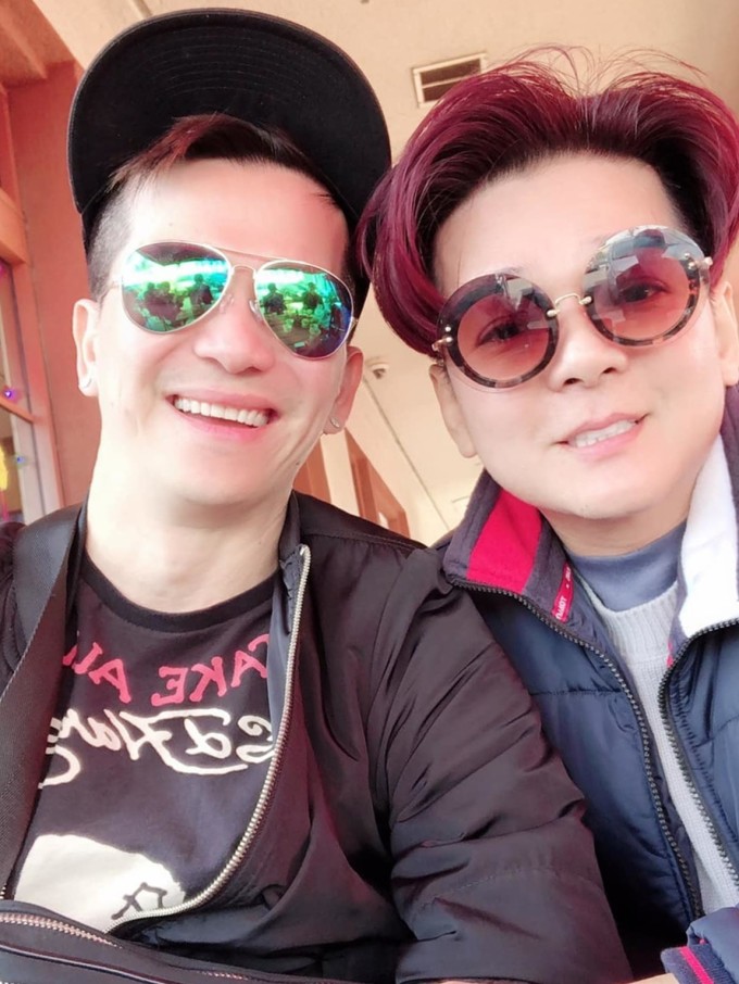 Ca sĩ Vân Trường (trái) gặp gỡ Vũ Hà ở Mỹ.