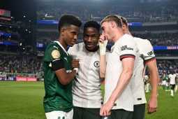 HLV Maresca vui vì Estevao sút tung lưới Chelsea, hài hước chuyện Palmer và đàn em