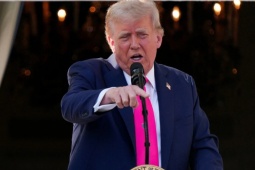 Ông Trump ký thư áp thuế gửi 12 quốc gia, sẽ được gửi đi vào thứ Hai