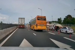 CSGT nói gì về việc dừng xe giữa đường cao tốc Vĩnh Hảo - Phan Thiết để kiểm tra?